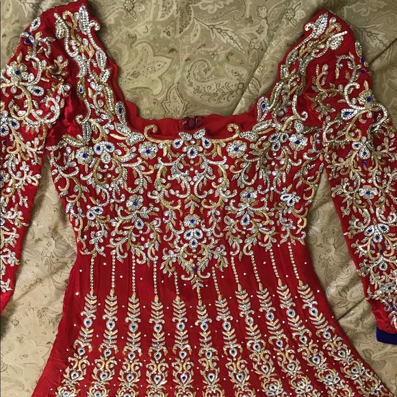 Pakistani bridal suit - Picture 5 of 6